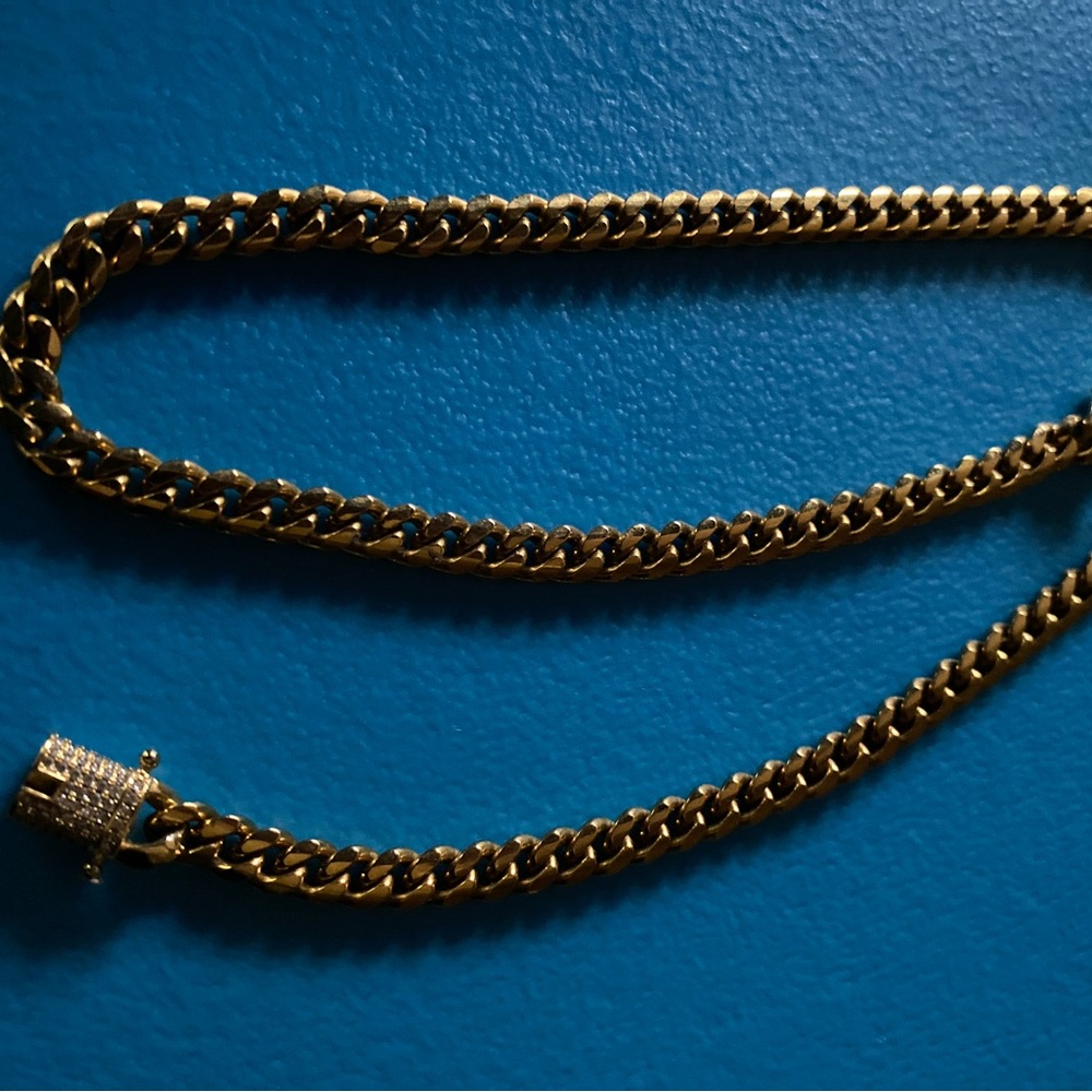 VVS Miami Cuban link gold diamond necklace